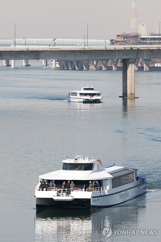 2 river buses arrive in Seoul ahead of trial run in March